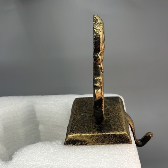 Elegant Snowman‎ Stocking Holder: A Classical Christmas Mantle Decoration - Picture 3 of 7